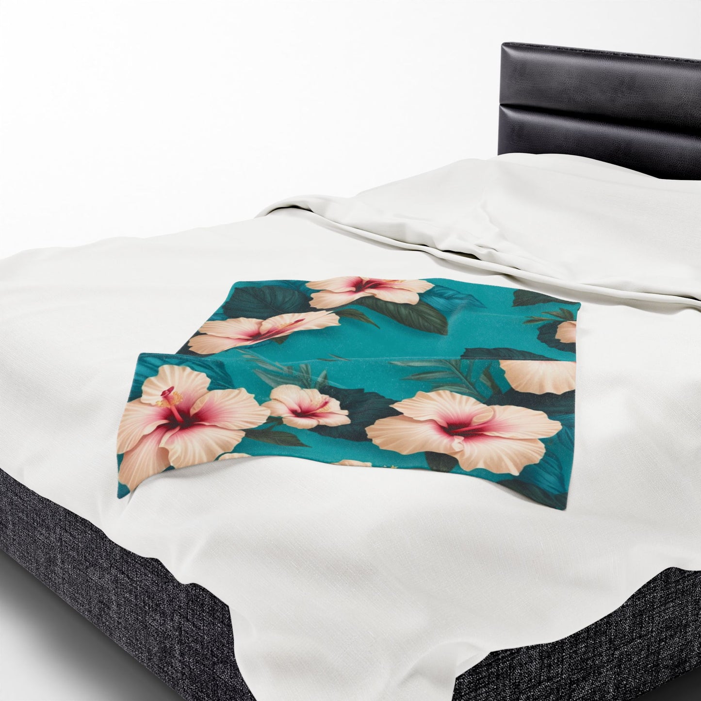 Tropical Floral Velveteen Plush Blanket - Cozy Floral Decor for Home